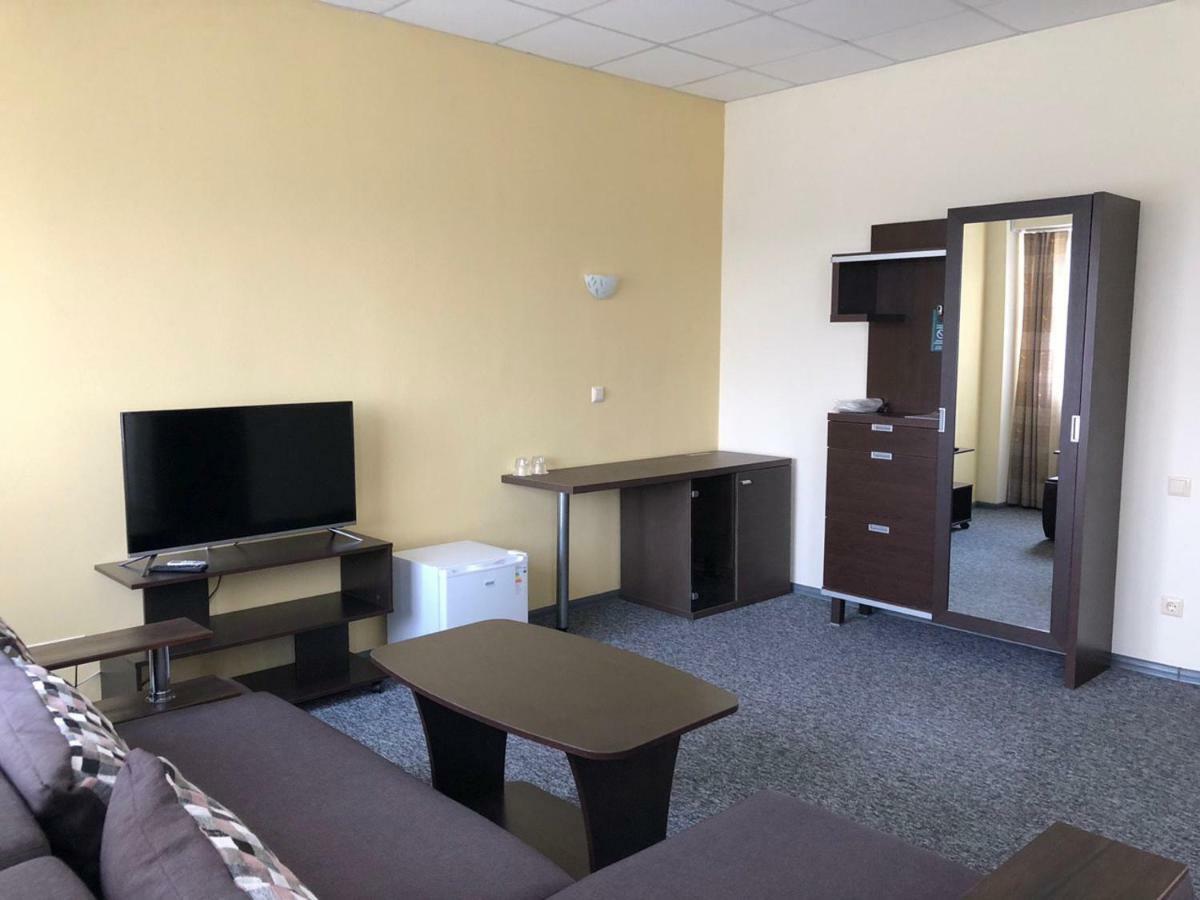 Mini Hotel On Brovarskaya Brovary Buitenkant foto